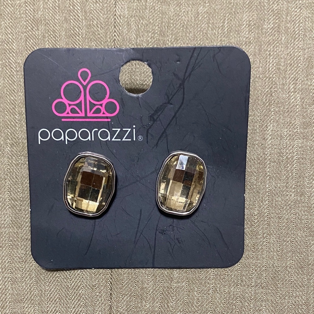 Paparazzi Earrings - Picture 5 of 5